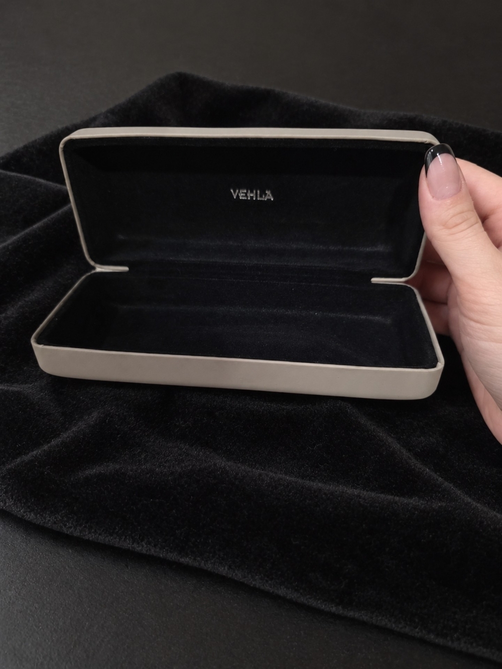 VEHLA Eyeglasses Case Hard Shell Grey Black Interior Sunglasses Taupe